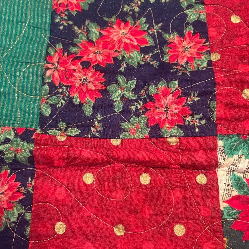 Holiday Patchwork Quilt  Blanket with Red and Green Floral Design